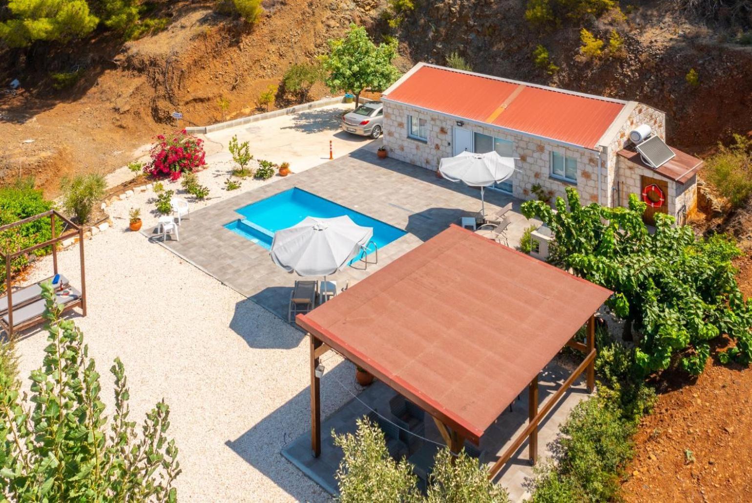 Paradiso Sunset Pomos