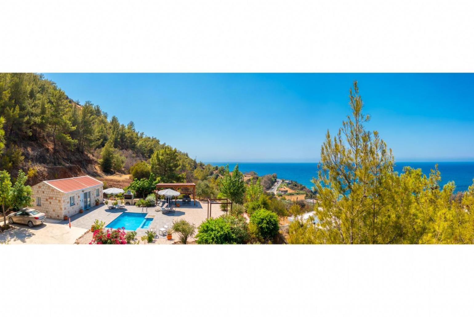 Paradiso Sunset Pomos